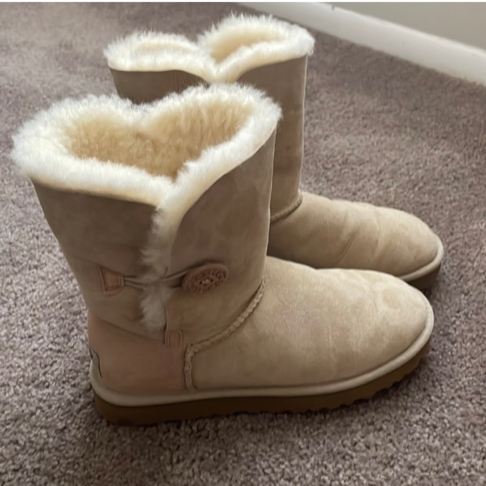 Bailey button Uggs